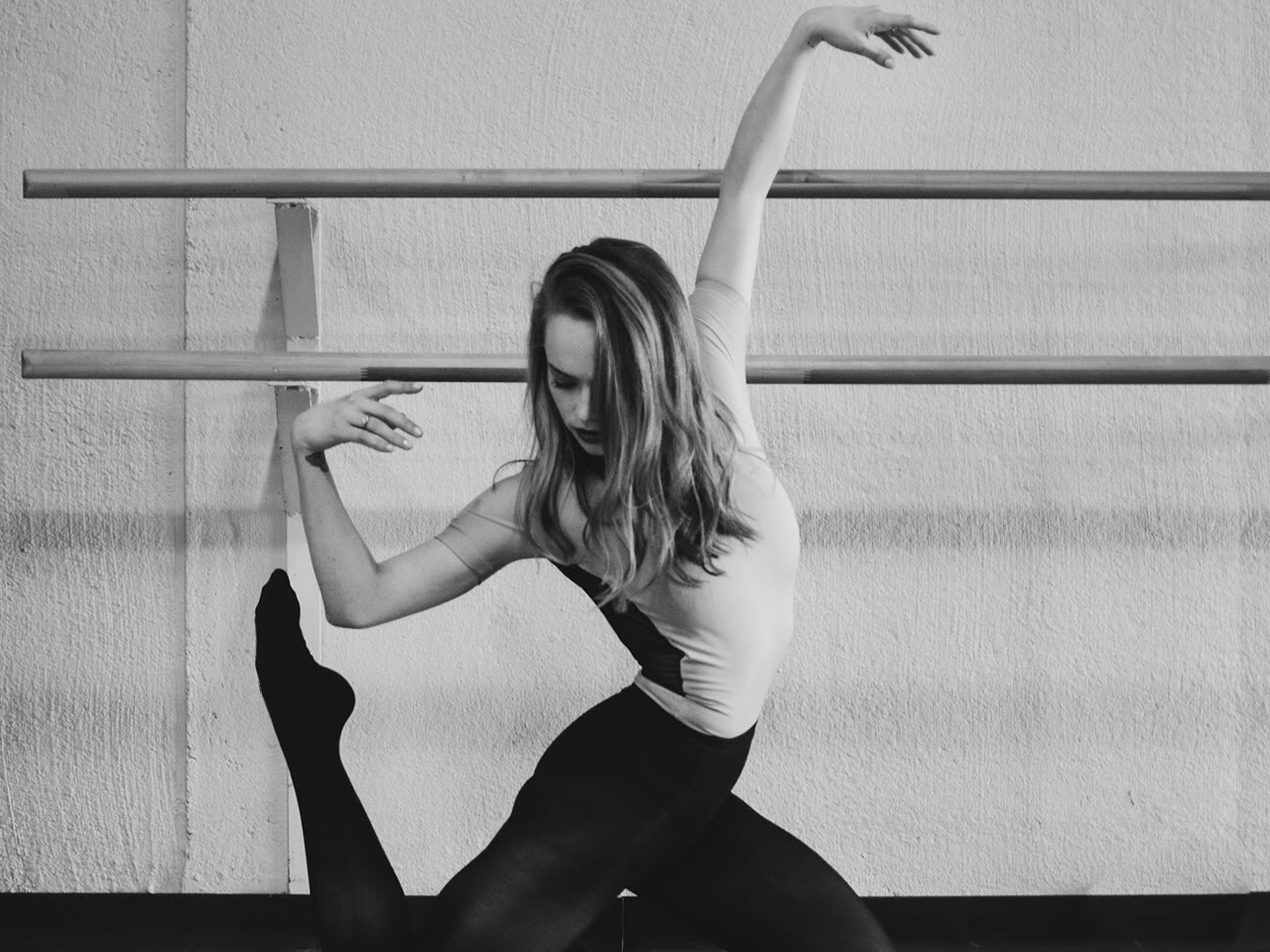 Kathleen Dahlhoff - Intro To Graham Technique For Ballet Dancers